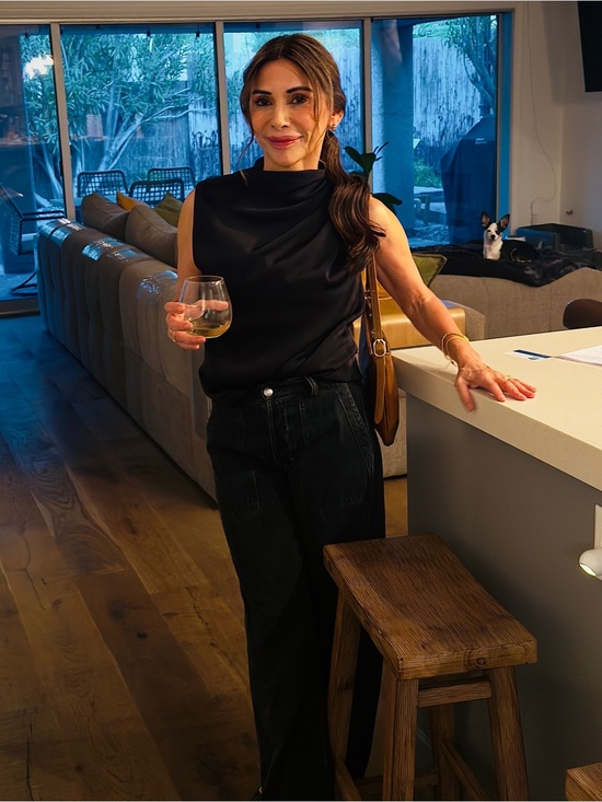 Meet the Posher Other - Meet your Posher, Laura